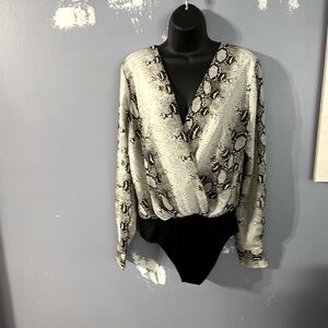 Women’s Medium Evenuel Bodysuit Snakeskin Black white Print Preowned